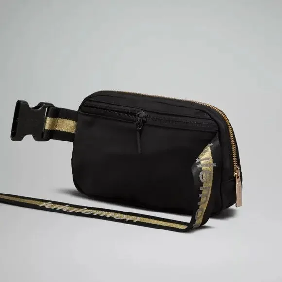 NEW Lululemon Everywhere Crossbody Belt Bag Wordmark Black and Gold Logo - Picture 5 of 6